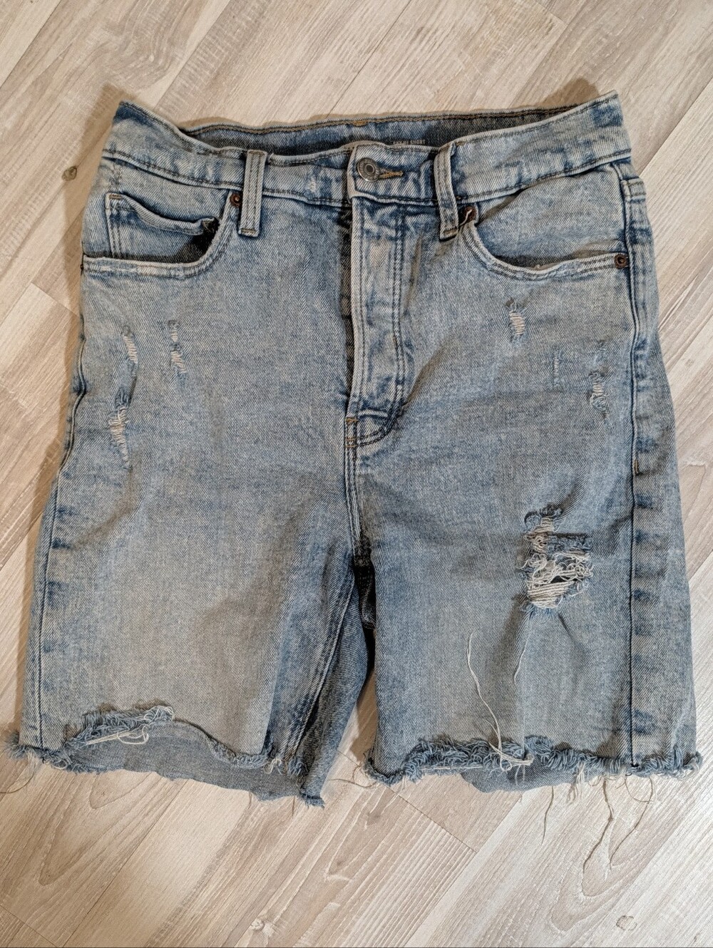 Old Navy Light Blue Distressed Denim Sky-Hi Shorts